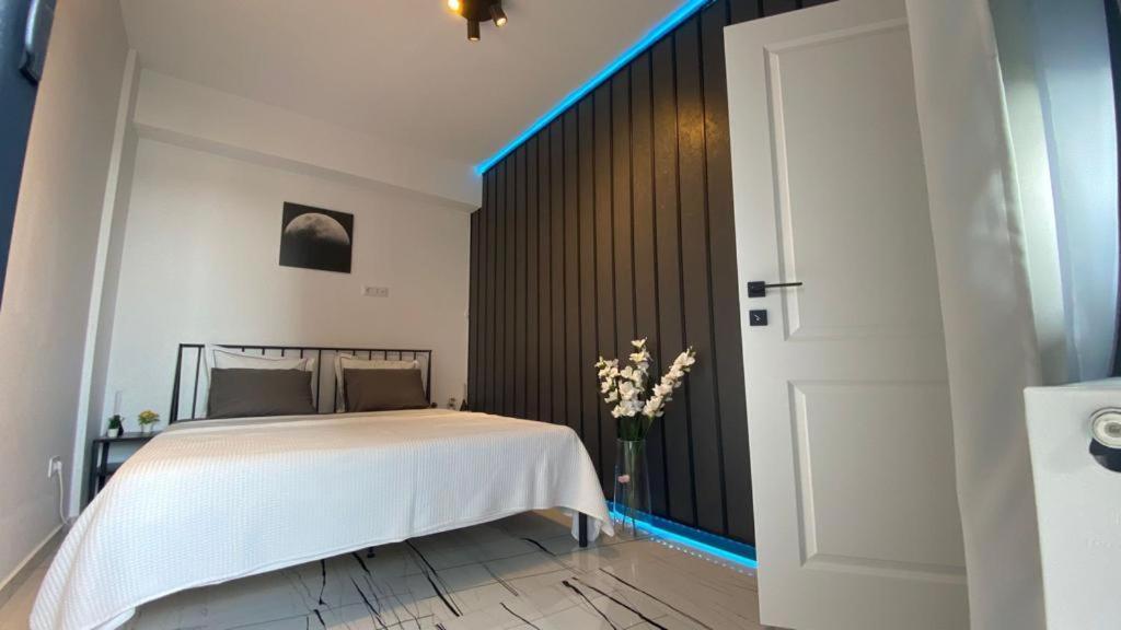 Q Luxury Apartment - Palas Center Яш Екстериор снимка